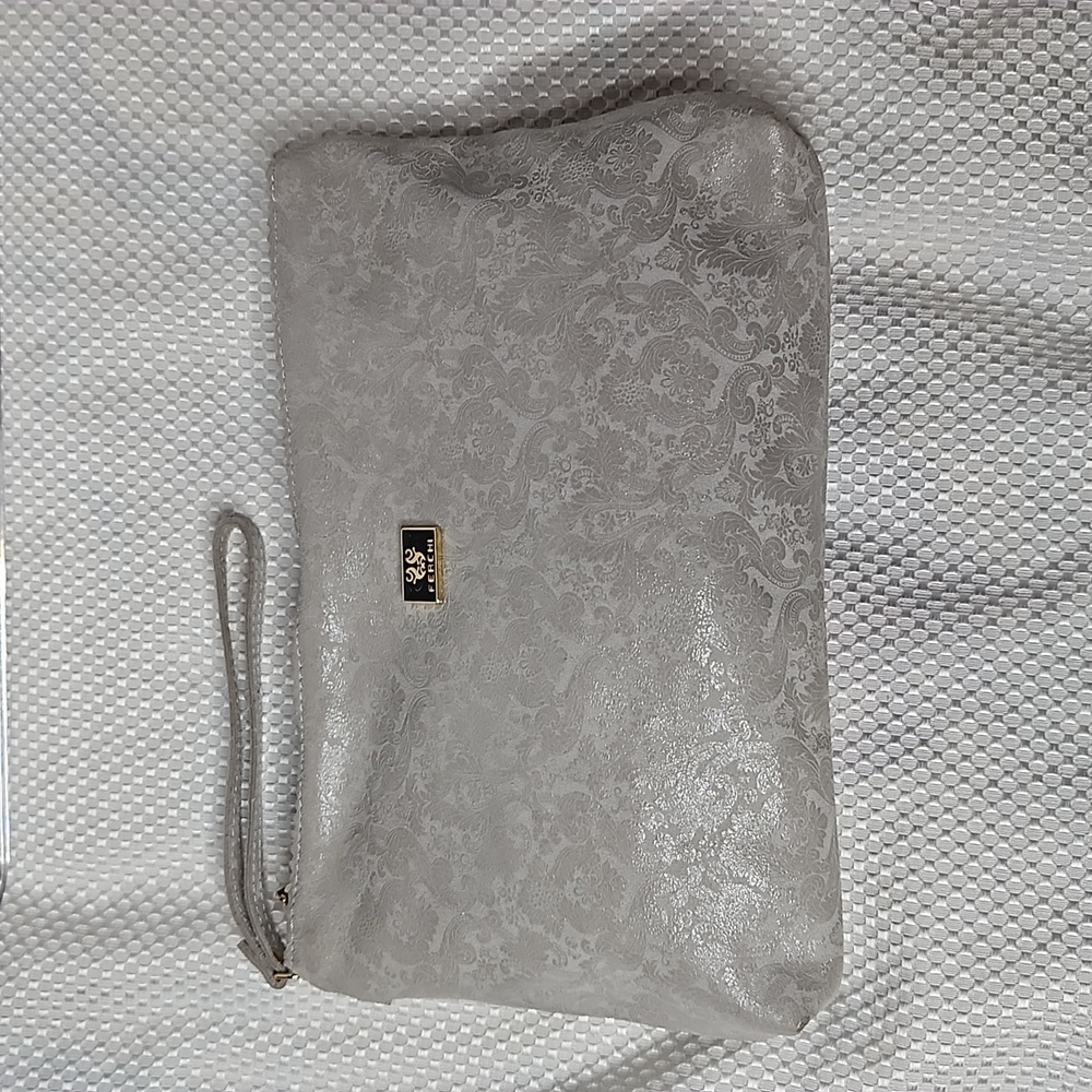 FERCHI TAUPE SUEDE WRISTLET